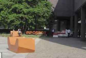 Infospot is ETH's exhibition building, which
serves as meeting place and starting point.