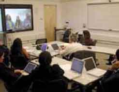 Video conferences
involve external presenters and link a
classroom with students at other institutions.
The purpose of Wallenberg Hall is to promote
a shift from information transfer to a groupbased
and interactive teaching situation.