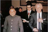 Kinas leder Deng Xiaoping møder statsminister Poul Schlüter