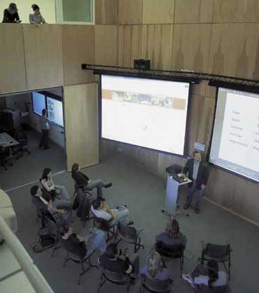 Wallenberg Hall. Three researchers who
study ICT and the development of learning
offer guidance to teachers at the university
in the use of ICT and the development of
teaching methods.