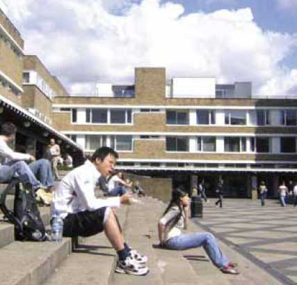 Lancaster
University's marketing focuses on an
appealing social environment supported by a
good physical framework for both study and
accommodation on campus.